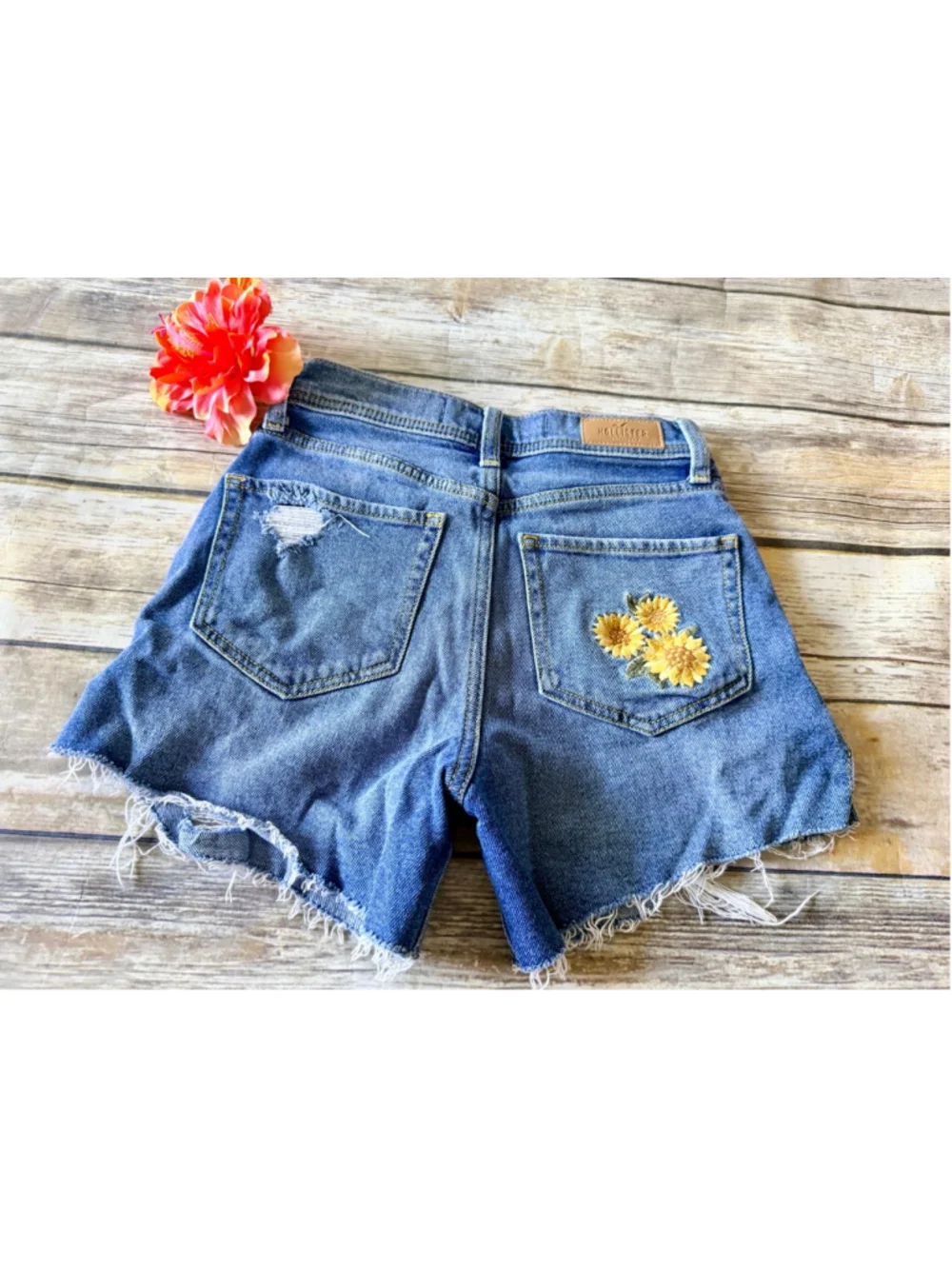 Sweet Hollister Sunflower Shorts